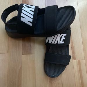 Womens size 11 Nike Tanjun sandals in black